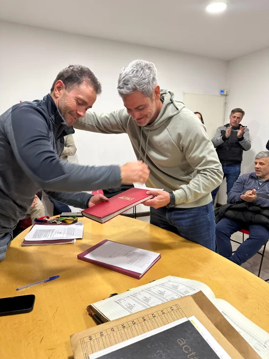 Asumió nuevo presidente en Alfiles: Juan Jesús Cobos