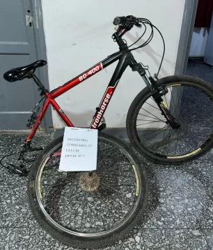 Detuvieron a dos jóvenes por encubrir el robo de una bicicleta Detuvieron a dos jóvenes por encubrir el robo de una bicicleta