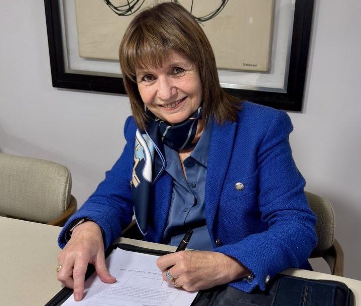 Bullrich oficializó su candidatura a senadora por la ciudad de Buenos Aires Bullrich oficializó su candidatura a senadora por la ciudad de Buenos Aires