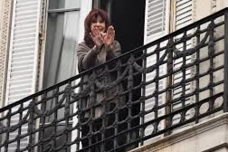 Cristina Kirchner volvió a criticar a Milei: “Una cosa es ser panelista y otra cosa es ser Presidente”