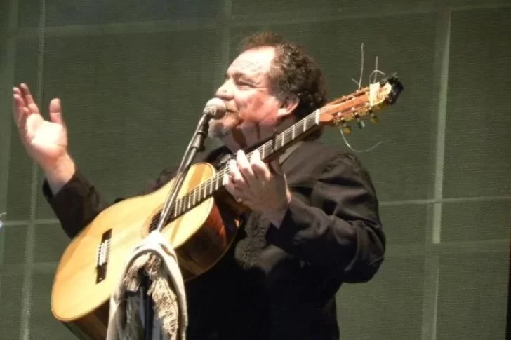 El cantor que dejó en alto su pueblo