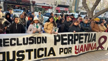 Femicidio de Yanina Pérez: afuera, la vigilia de familiares y el pedido de justicia; adentro, “El Guascazo” se violentó y aceptó perpetua