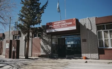 Volcó una camioneta de la minera Casposo: sus tres ocupantes fueron trasladados al hospital Volcó una camioneta de la minera Casposo: sus tres ocupantes fueron trasladados al hospital