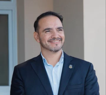 Juan Pablo Valdés es el nuevo gobernador de Corrientes: se impuso en primera vuelta, superó al kirchnerismo y dejó cuarto a LLA Juan Pablo Valdés es el nuevo gobernador de Corrientes: se impuso en primera vuelta, superó al kirchnerismo y dejó cuarto a LLA