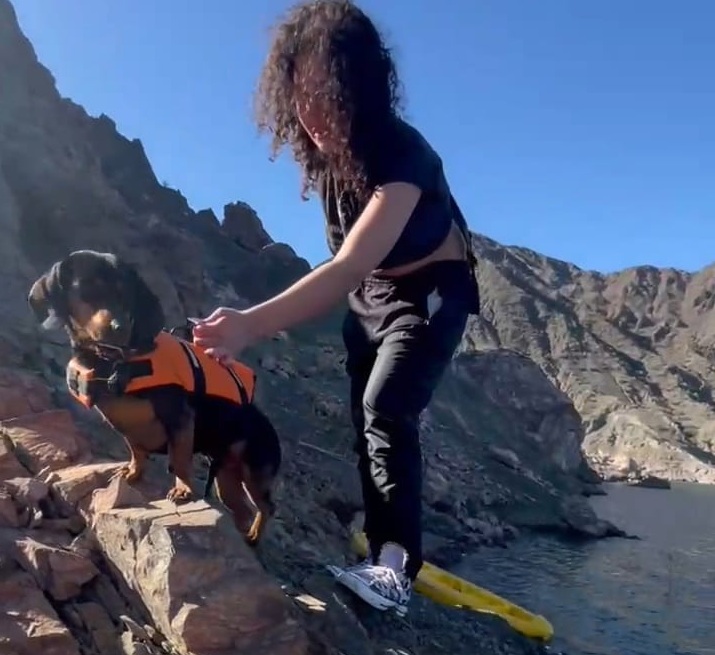 Náutica tuvo que rescatar a turistas que se dieron vuelta en un kayak en Punta Negra Náutica tuvo que rescatar a turistas que se dieron vuelta en un kayak en Punta Negra