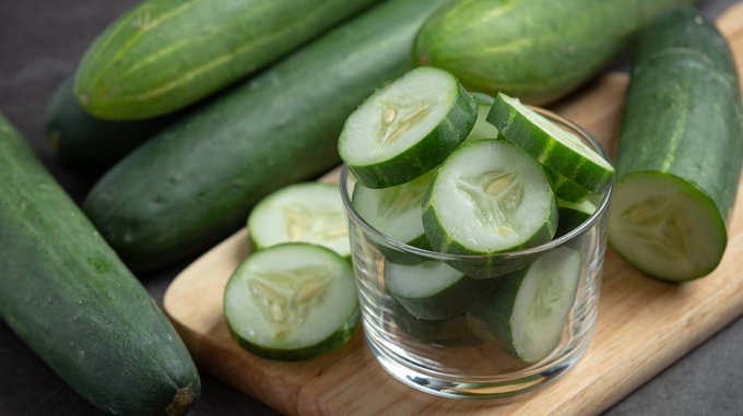 La receta para hacer una ensalada cremosa y crocante que te transportará al Mediterráneo