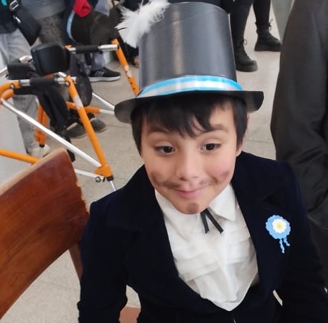 Hacen una rifa para que un nene con parálisis cerebral pueda viajar a Buenos Aires y evitar quedar en silla de ruedas Hacen una rifa para que un nene con parálisis cerebral pueda viajar a Buenos Aires y evitar quedar en silla de ruedas