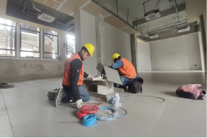 Refacción del edificio 9 de Julio: un obrero cayó desde el cuarto piso y sufrió graves golpes, ¿por una falla en el arnés? Refacción del edificio 9 de Julio: un obrero cayó desde el cuarto piso y sufrió graves golpes, ¿por una falla en el arnés?