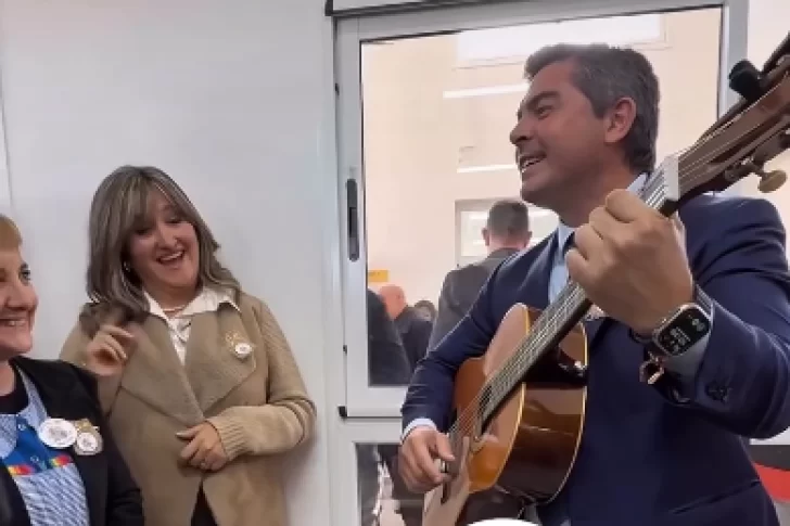 El aro aro de Orrego que entusiasmó a las maestras: “Ayer pasé por su casa…”