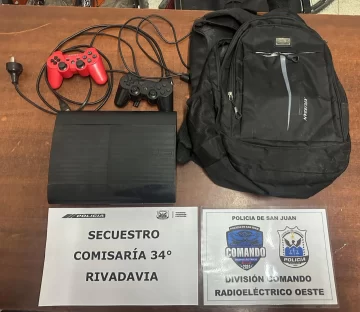 Un menor robó una Playstation y cuando la policía lo perseguía fue apredreada por vecinos Un menor robó una Playstation y cuando la policía lo perseguía fue apredreada por vecinos