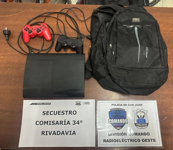 Un menor robó una Playstation y cuando la policía lo perseguía fue apredreada por vecinos Un menor robó una Playstation y cuando la policía lo perseguía fue apredreada por vecinos