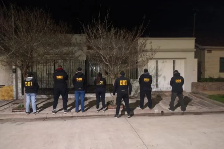 Red internacional de pedofilia: hubo allanamientos simultáneos en San Juan, otras 11 provincias y CABA, además de operativos en 14 países Red internacional de pedofilia: hubo allanamientos simultáneos en San Juan, otras 11 provincias y CABA, además de operativos en 14 países