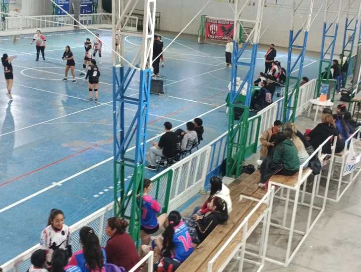 Iglesia expande su menú deportivo con el vóleibol Iglesia expande su menú deportivo con el vóleibol