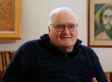 Un sacerdote fue muy crítico con el Gobierno y dijo que están cometiendo “un genocidio” con los jubilados