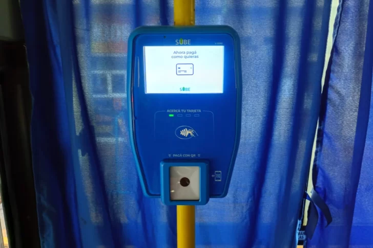 RedTu­lum: empezó la colocación de los lectores para abonar con otros medios de pago, además de la SUBE