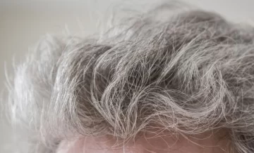 Cómo usar el vinagre de manzana para eliminar las canas Cómo usar el vinagre de manzana para eliminar las canas