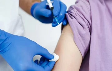 Mendoza: los padres que no vacunen a sus hijos podrían recibir multas de 300 mil pesos y hasta ser arrestados Mendoza: los padres que no vacunen a sus hijos podrían recibir multas de 300 mil pesos y hasta ser arrestados