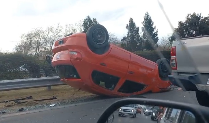 Choque, vuelco y caos vehicular en Ruta 40: afortunamente no hubo heridos de gravedad Choque, vuelco y caos vehicular en Ruta 40: afortunamente no hubo heridos de gravedad