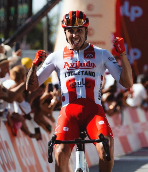 Nicolás Tivani se sacó la mufa