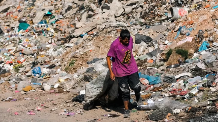 El INDEC difunde el dato de pobreza del primer semestre: los especialistas estiman que rondará el 30%