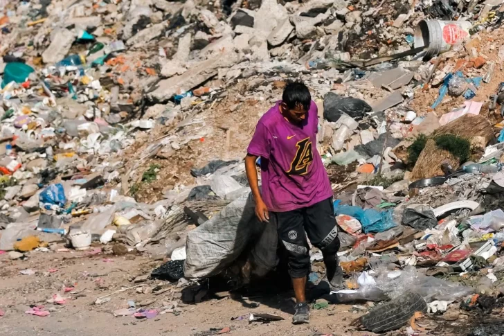 El INDEC difunde el dato de pobreza del primer semestre: los especialistas estiman que rondará el 30%