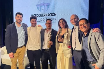 El sanjuanino Diego Alvarado, galardonado en el Empresario del Año por su trabajo en redes