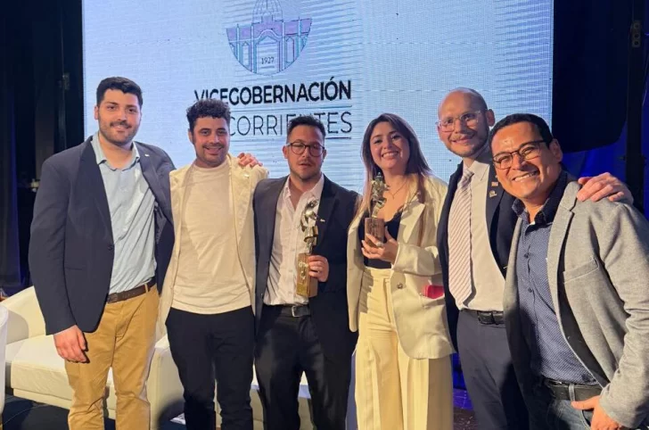 El sanjuanino Diego Alvarado, galardonado en el Empresario del Año por su trabajo en redes