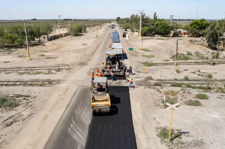 Inauguran la repavimentación de una ruta clave para la actividad minera en Sarmiento