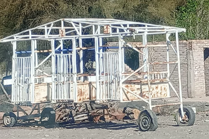 Le robaron una gatera de caballos junto a varios objetos de valor y ¿hallaron el botín en un pariente?