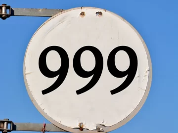 999