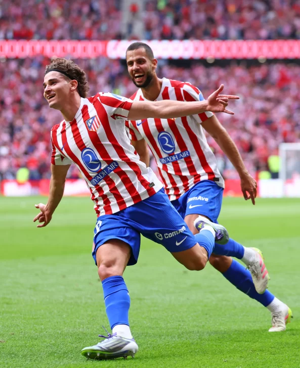 Atlético de Madrid goleó 5-2 al Real Madrid, con dos goles de Julián Álvarez y poca incidencia de Mastantuono