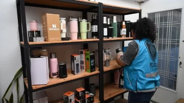 Secuestraron más de 12.000 termos y mates truchos por un valor de $500 millones Secuestraron más de 12.000 termos y mates truchos por un valor de $500 millones