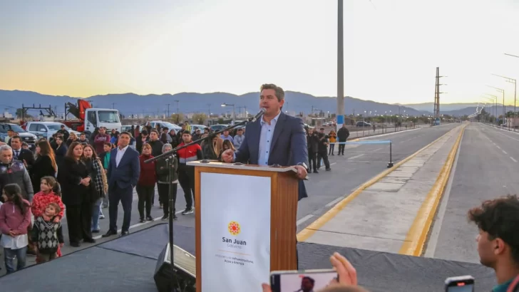 Orrego inauguró la renovada Calle 5 y anunció más obras para dos calles clave de Rawson