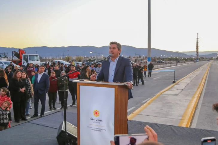 Orrego inauguró la renovada Calle 5 y anunció más obras para dos calles clave de Rawson