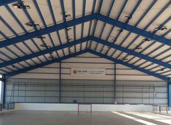 Misión cumplida: el Club del Centro Comercial e Industrial de Santa Lucía ya tiene su cancha techada