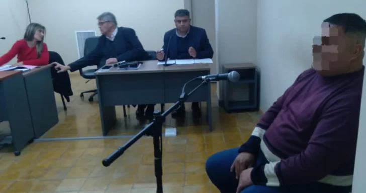 Un cabo de Policía, sospechado de abusar de 2 niñas, busca salir desligado de un caso