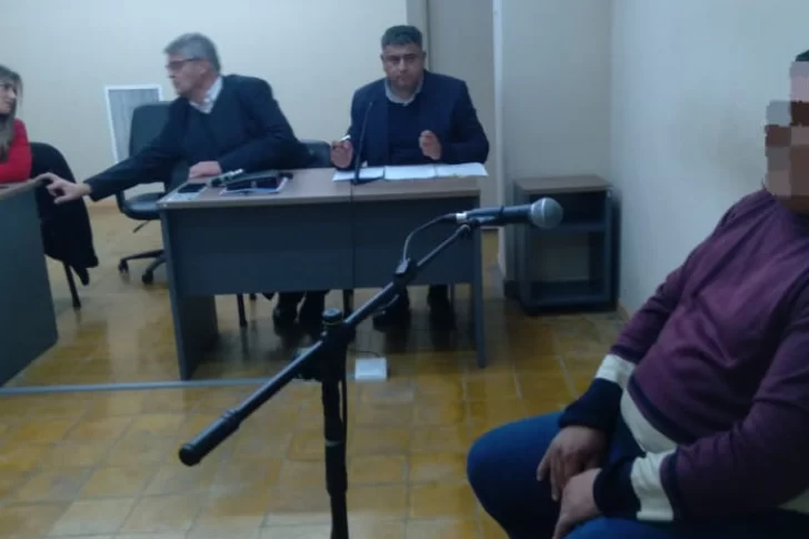 Un cabo de Policía, sospechado de abusar de 2 niñas, busca salir desligado de un caso