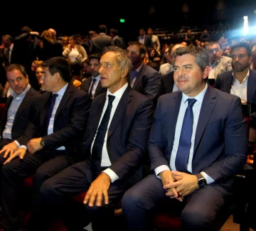 DCC050925-003F01-728x657