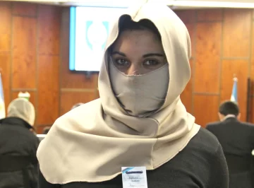 DCC060925-003F07-728x538