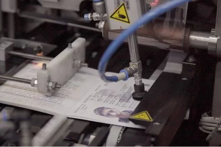 Piden devolver pasaportes por una falla en la tinta de seguridad