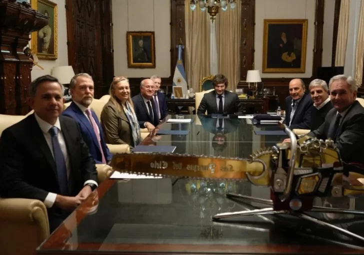 DCC090925-005F02-728x509