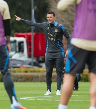 DCC090925-023F02-638x728