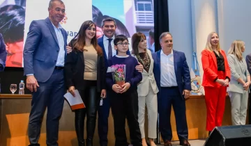 Entregan casas y avanza escrituración