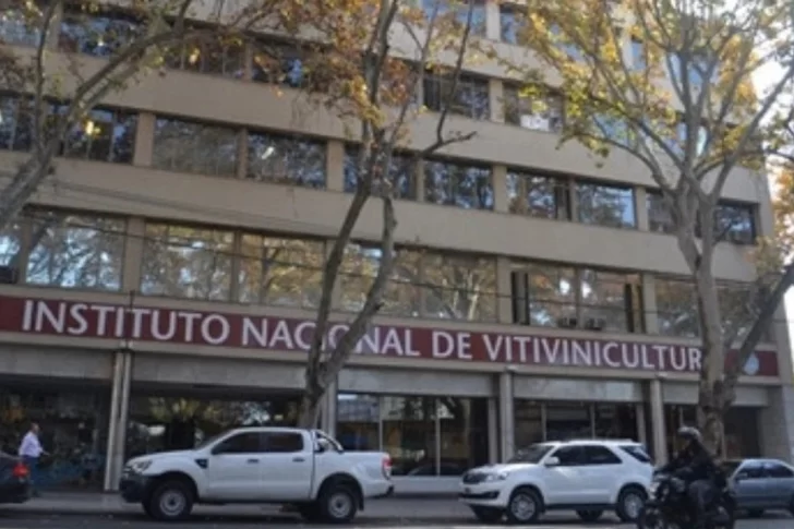 El INV reemplaza el Certificado de Tránsito por un sistema digital de control: qué implica