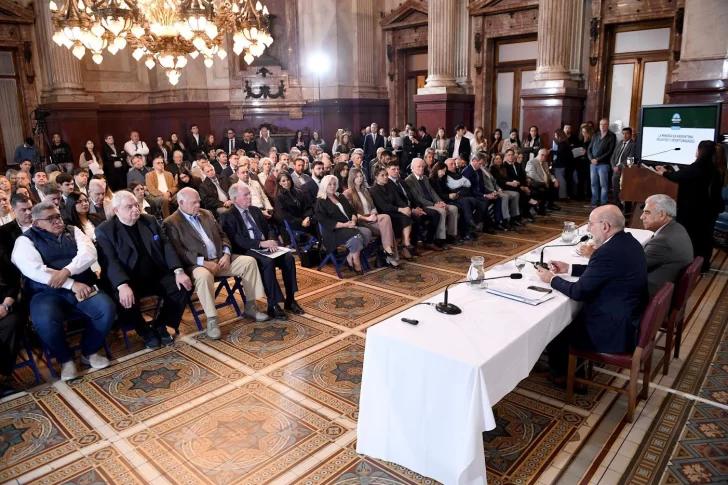 Nación destaca el fuerte aporte de la minería y respalda el cobre
