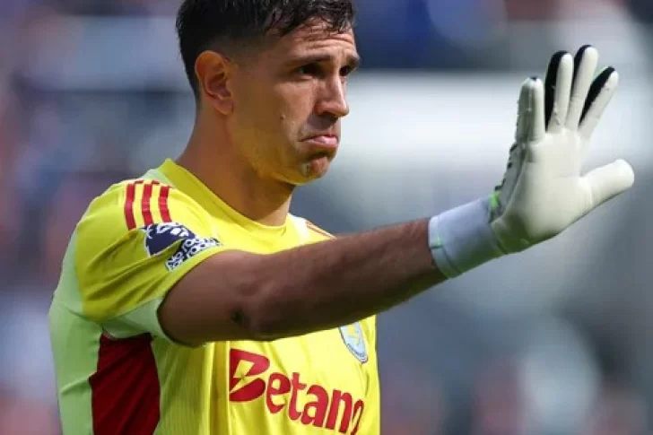 “Dibu” regresó al Aston  Villa y fue la gran figura