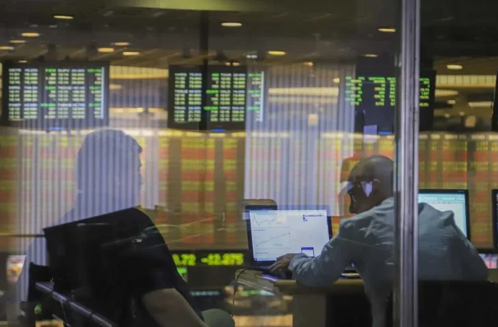 El Banco Central vendó U$S379 millones para contener al dólar