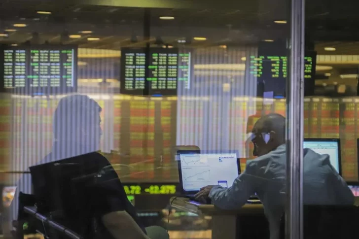 El Banco Central vendó U$S379 millones para contener al dólar