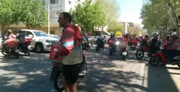 Ruidosa protesta de los repartidores de “PedidosYa” para pedir mayor seguridad