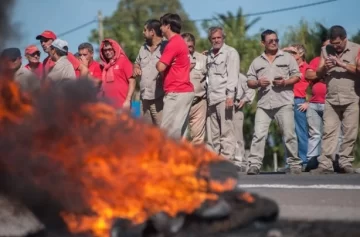 La presión cambiaria acelera los despidos
